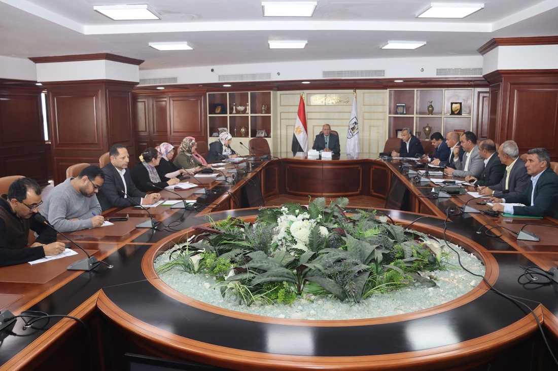 السكرتير العام يناقش موقف التصالح على مخالفات البناء
